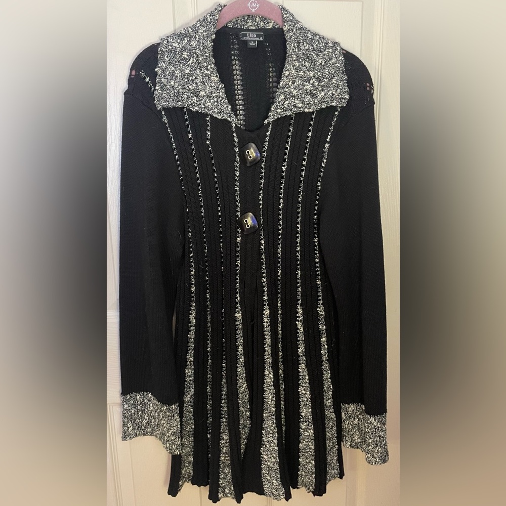 Chic Black and Gray Knit Cardigan with Buttons